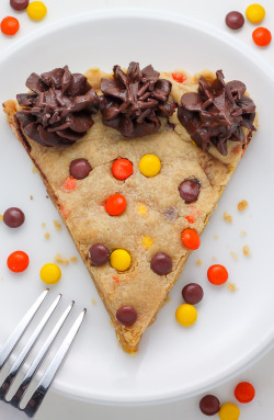 do-not-touch-my-food:  Reese’s Pieces Peanut