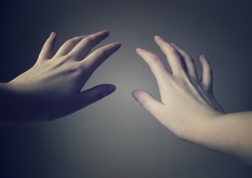 electricsexdoll:  Moody hands 