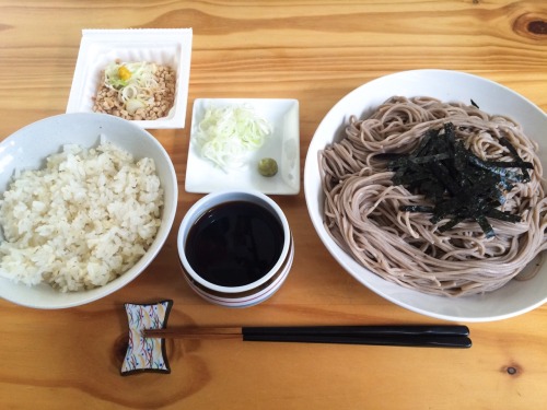 syokujirock:ざるそば、納豆、麦ごはん