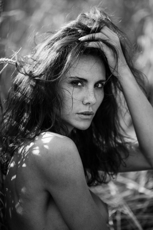pablosalma:   Andja Lorein by Nicolas Larriere  