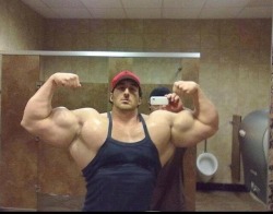 Craig Golias at 325 lbs