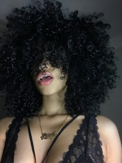 cherrys-acid: all the curls :) IG: thehomiecherry 