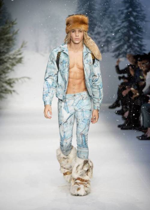 Moschino Men’s Collectionsincluding Fall–Winter 2015, Spring–Summer 2015, Spring–Summer 2016, Spring