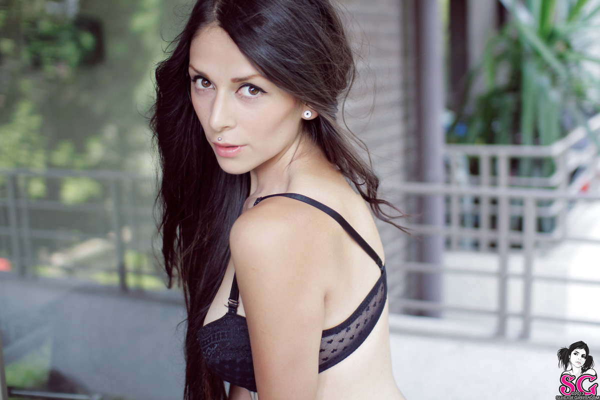 beautifulgirlsmakemesuicidal:  Ayleen Suicide 