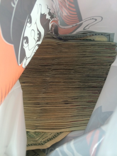 hermes-whore:  reallifeishorror:  thedeathmerchant:  My bank was out of fucking envelopes. They gave me a Halloween bag full of money. I told them I felt like I was robbing the place.  This is the lucky tall Betsy.Reblog and within 24 hours and lucky