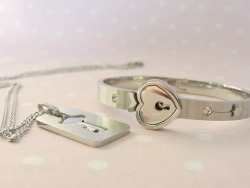 kittensplaypenshop:  Lockable Heart Bracelet. Made of Stainless Steel. Comes with key necklace &lt;3 