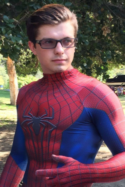 insta-guys:  @snowyspidey_cosplay