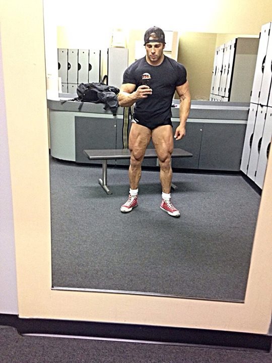 thick-sexy-muscle:  Leg Day, Leg Day!