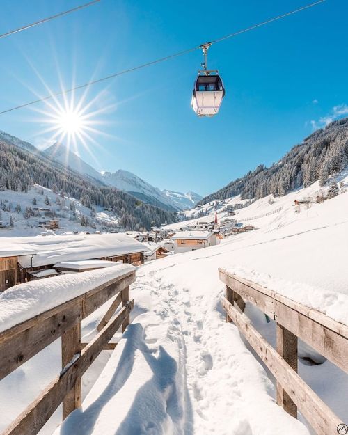 Ein traumhafter Winter in Tux-Finkenberg im Zillertal ☀️❄️ © @photography_by_thomas_pfister und @tvb