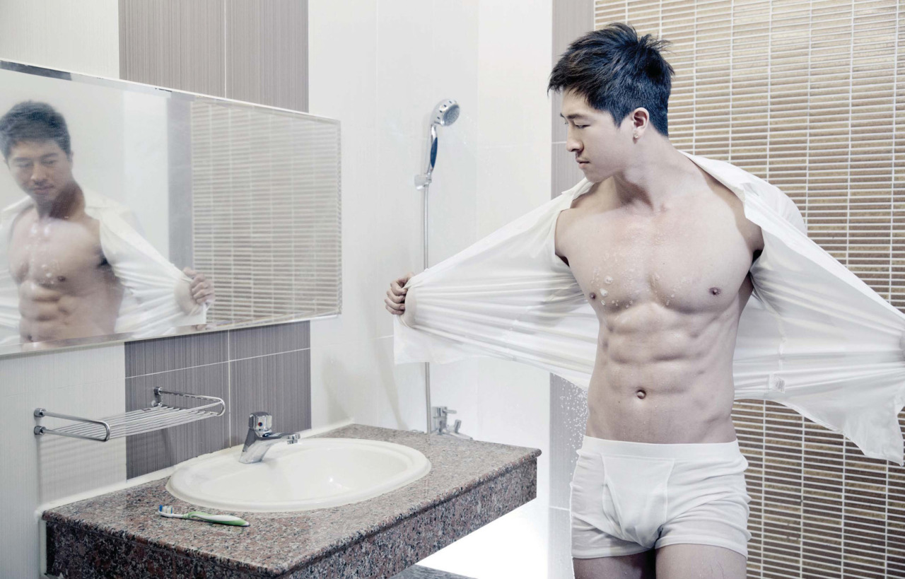 hunkxtwink:  Jason CheeHunkxtwink - More in my archive 