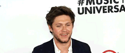 niallhgifs:UMG Grammy after party red carpet