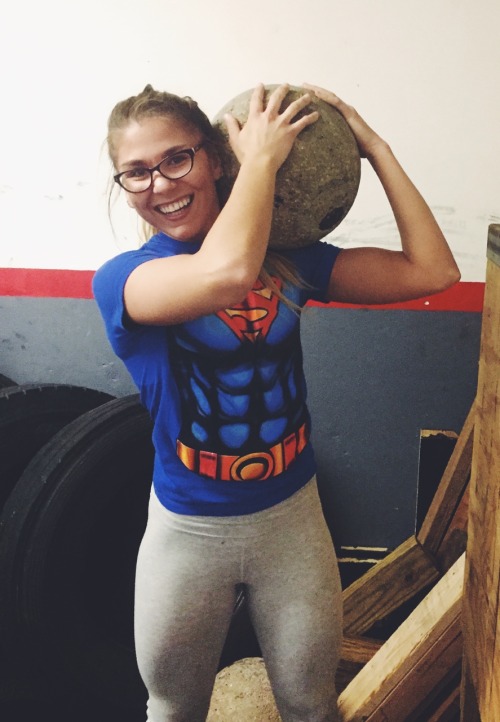 thefitally:  fitnika:  Played around with the atlas stone today (& basically strained my neck to get this picture)  That’s a genuine ass smile on my face. I LOVE this type of training. I love my body. I love my strength. Thank you God for dragging