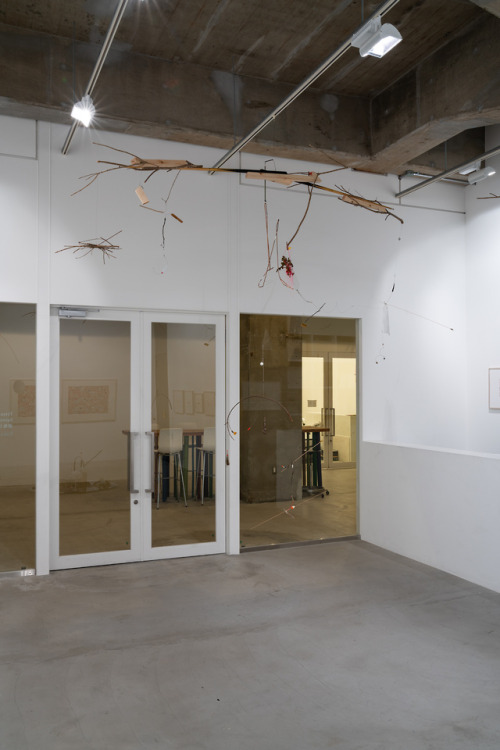 Tetsuro Kano, a tree as a city, 2016-19350 x 300 x 140 cm, mixed media (wire, wood, found objects)&c