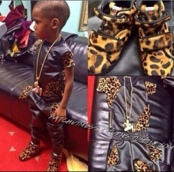 ratchetmessreturns:  Do y’all think dressing your child like Migos is Cute or ratchet?