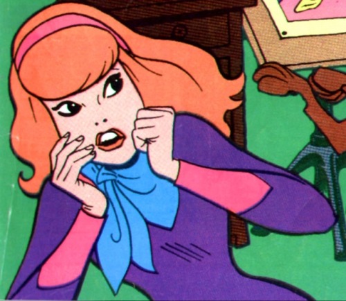 fezgician:i really like this alternate colorscheme for daphne from this old comic cover