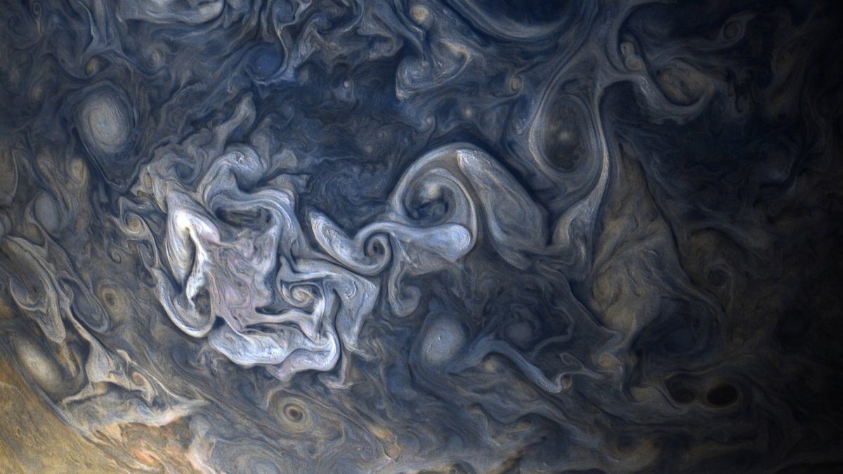 learn-everything:NASA’s Juno just sent back new photos of Jupiter! Here are some