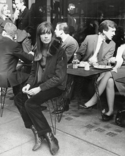 sartreuse: Françoise Hardy candidly snapped