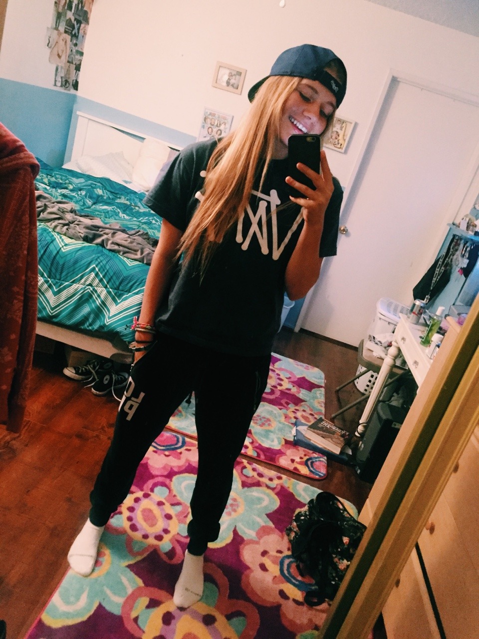 cuffya-bitch:  another set of gay selfies what else is new 😇