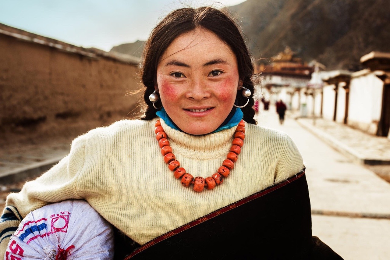 I can’t wait to return to Asia in about one month. My first trip there, with The Atlas of Beauty, was more than four years ago. I still remember very well this Tibetan woman who was both exhausted and happy, after a long pilgrimage to Labrang...