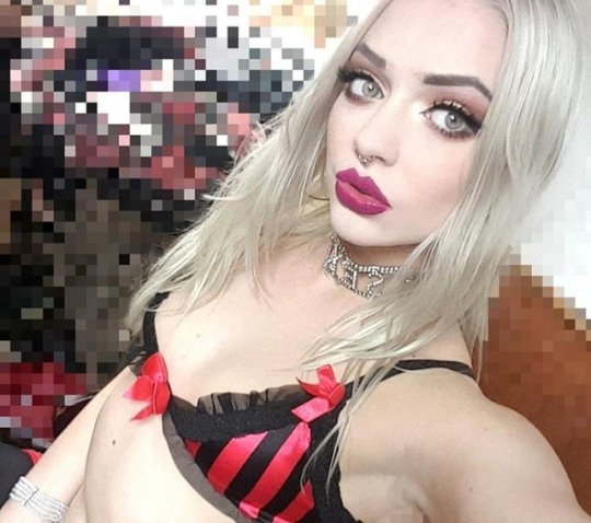 stripclublockerroom:  https://www.instagram.com/babydoll.quinn/