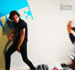 niallyonce-blog:  Harry making their stylists job difficult + 