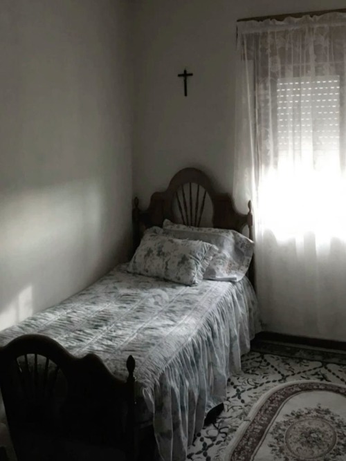 Sometimes I Just Want My Room To Look Like An Orphanage.