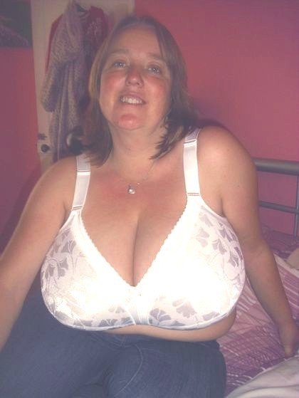 http://lovinthickmoms.tumblr.com/post/54749177546