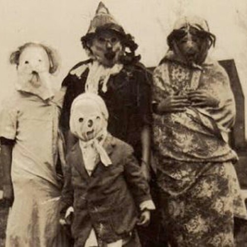 Our costumes for Halloween&hellip; Lol #Halloween #costumes #scarypics #scaryshit #horror #1900s #ma