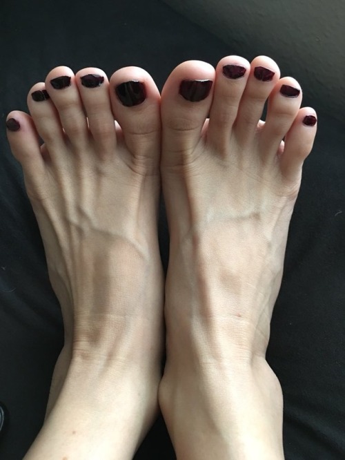 cutewifefeet:Here ya go, my doods. Painted. Ready for suckin.