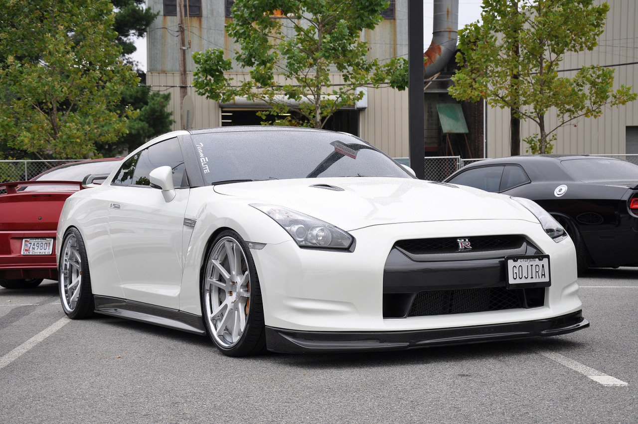 jdmlifestyle:  Tuner Evolution 2012 - GT-R Photo By: tehLEGOman  This car is local