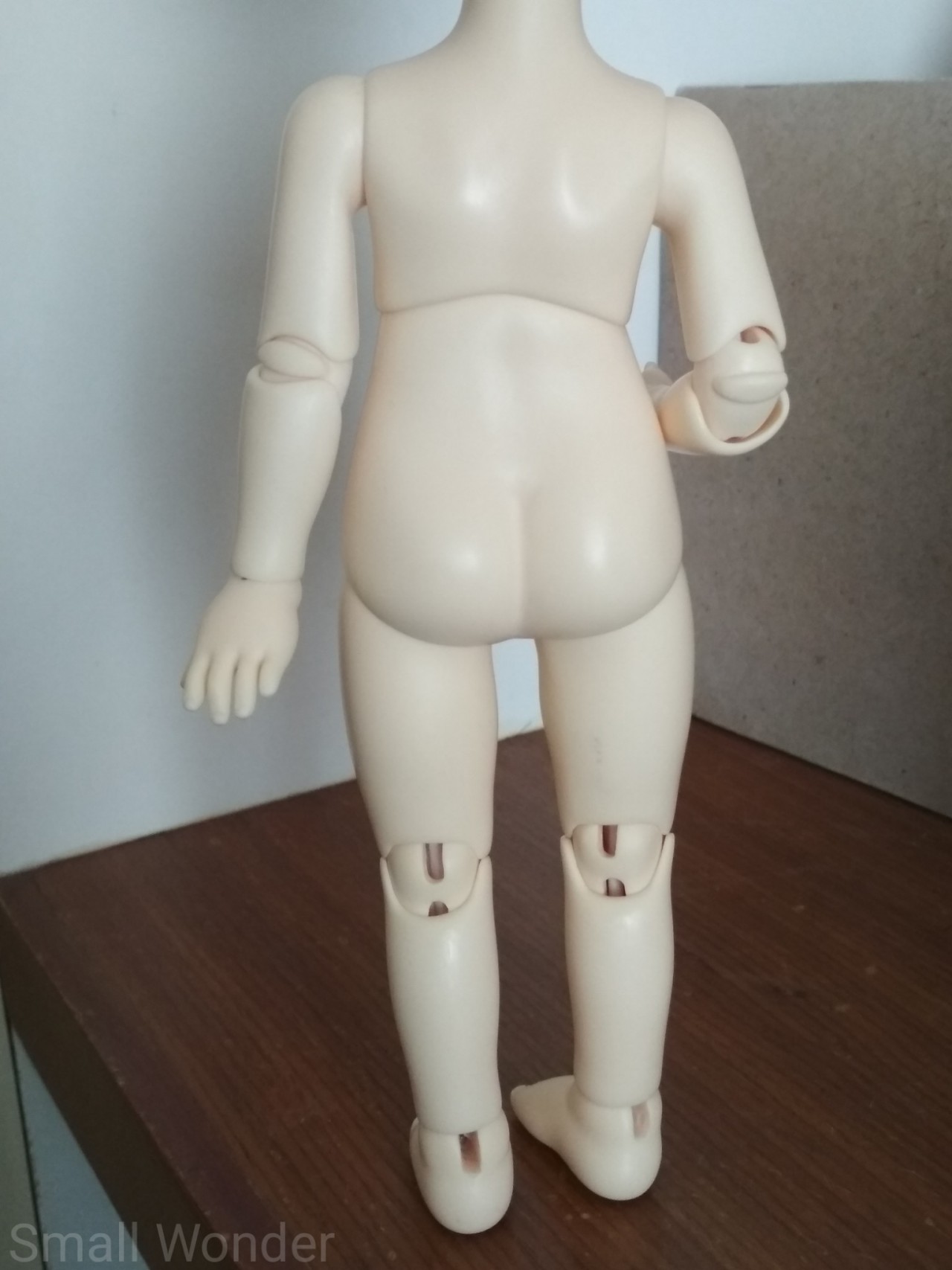 Small Wonder(s) — Review: 2D Doll 1/6-scale new body (normal yellow)