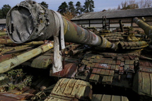hell-diver:  dreamingofcossackia:  Tank Graveyard outside Kyiv, Ukraine. October 2015   