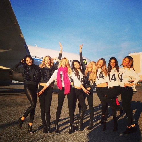 @alessandraambrosio: Angels have more fun ✈️ #VSFashionShow #vsfslondon @victoriassecret