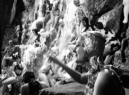 movie-gifs:Busby Berkeley’s trademark Human Waterfall from Footlight Parade (1933) dir. Lloyd Bacon