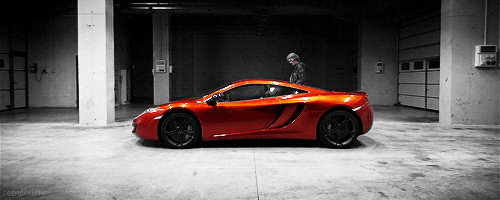 wowitztony:  topgearaddiction:  Getting their cars psyched!  that mclaren and noble