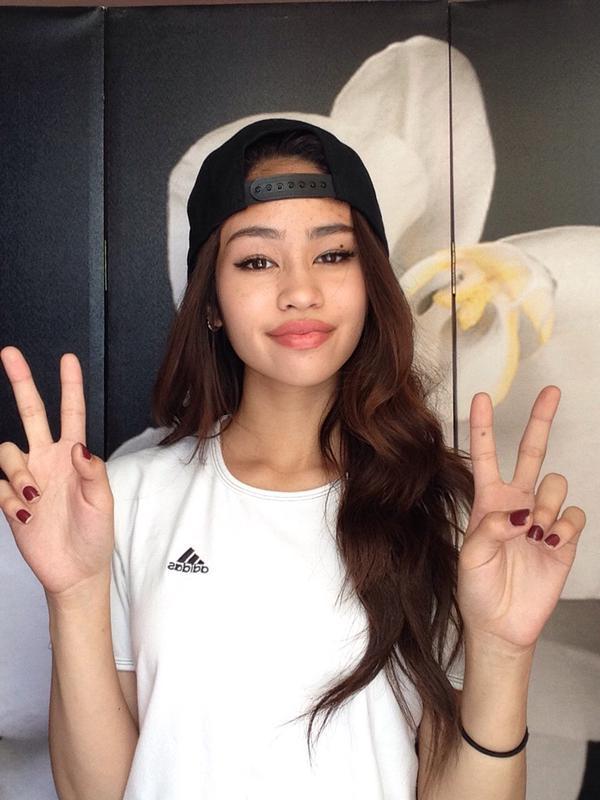 fashionistasrus:  Twitter: Kalani_kaiihttp://fashionistasrus.tumblr.com/