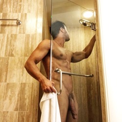 diegorbarros:  Shower time 💦 .https://www.instagram.com/diego_rodrigob