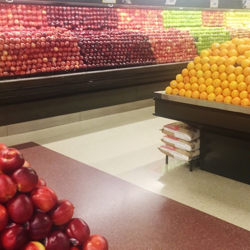 missmikalo:  pilotnextdoor:  hiitlikeabeast:  kimberkarolina:  Maybe I’m easily amused but I think this is the coolest thing every time I come into this supermarket.  I’ve never seen such a perfect produce section  This pleases me.  I wanna take one