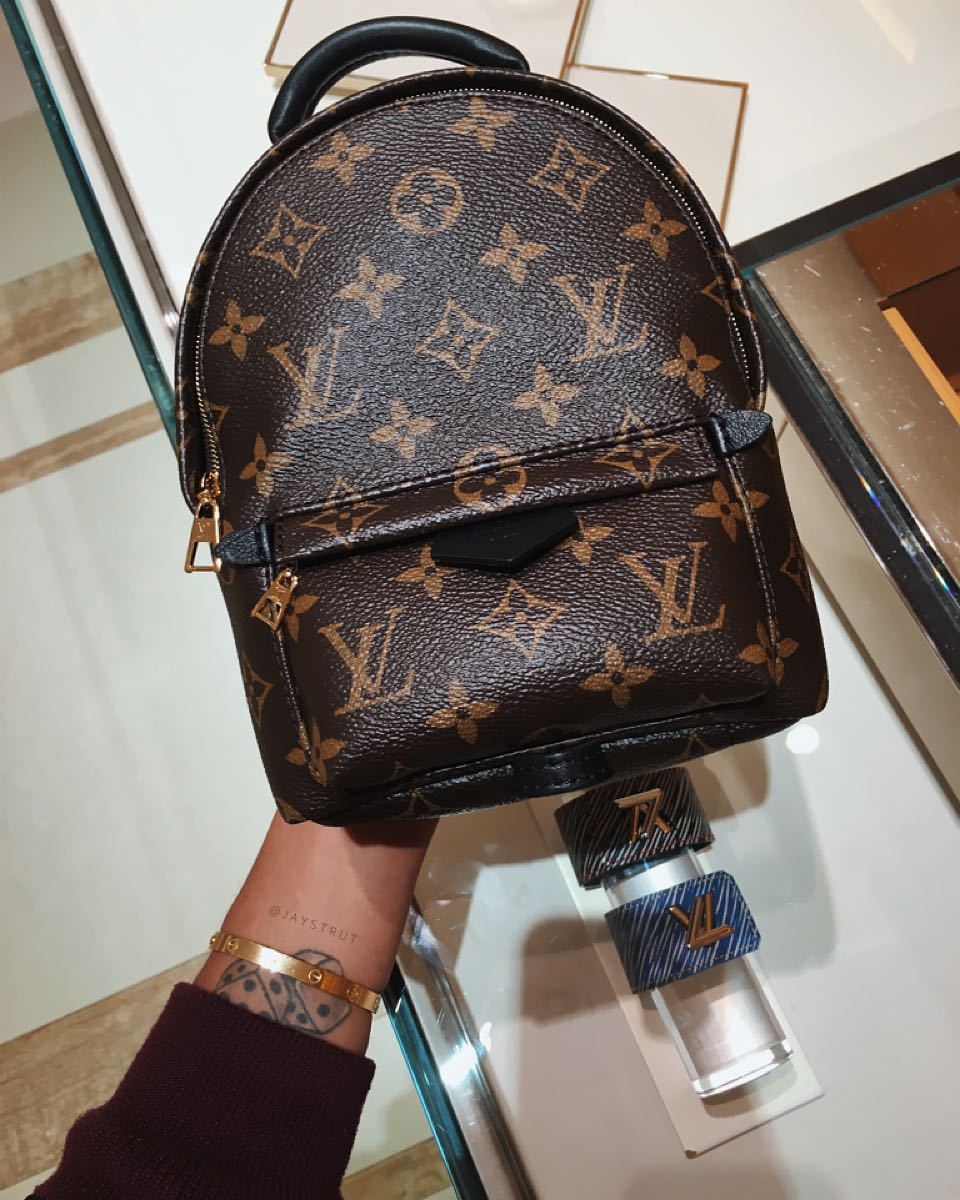 miumiuceline:  omg it’s the size of my hand - I’m literally obsessed 😩😍