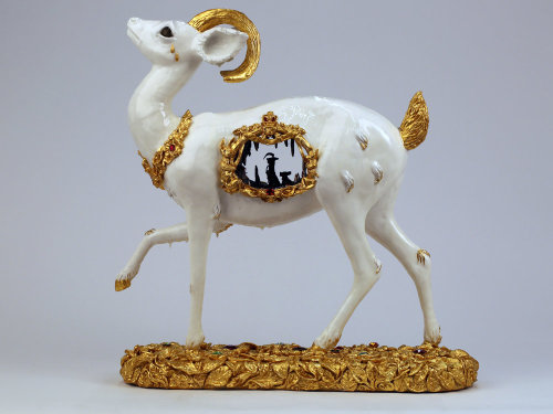 dassi:Psychopopms: the Valiant Goat - Elizabeth McGrathWho guides the animals souls. Materials: Magi