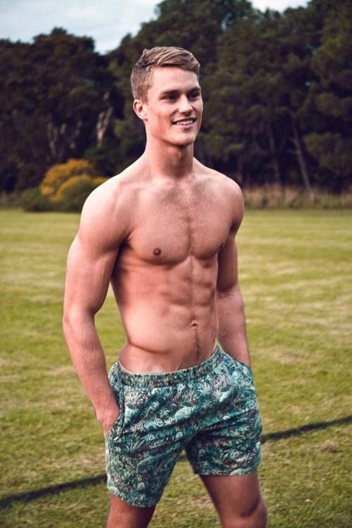 hotmalemodel:  Follow Hot Male Model for more hot guys!