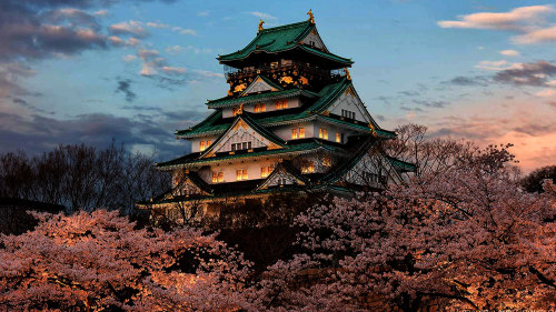 sixpenceee - Osaka Castle is a Japanese castle in Chūō-ku, Osaka,...