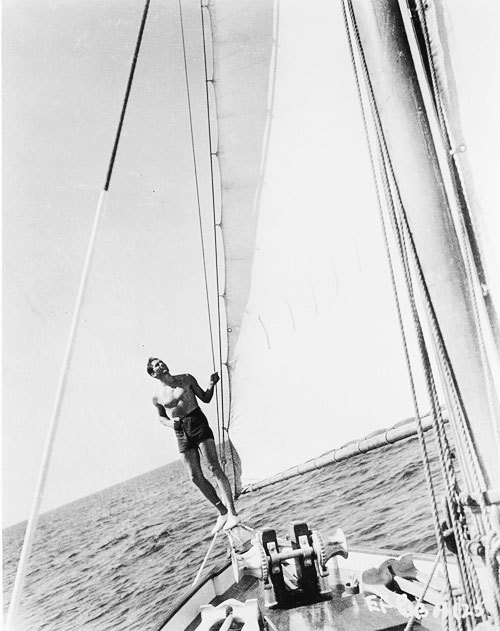 livviedehavilland:   “My dream of happiness: A quiet spot by the Jamaican seashore looking out at the activity in the ocean, hearing the wind sob with the beauty and the tragedy of everything. Looking out over nine miles of ocean, hearing some happy