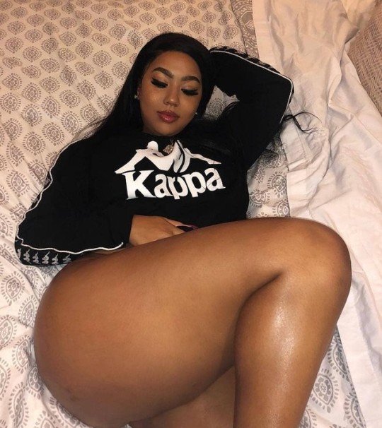 kingjazziedad:  Stacked. Curvy. BootiDelicious. adult photos