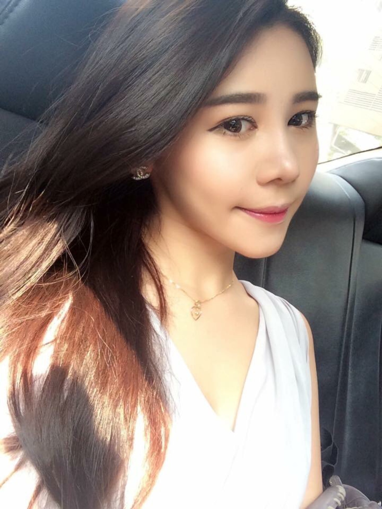 buttface696969:  More of her.