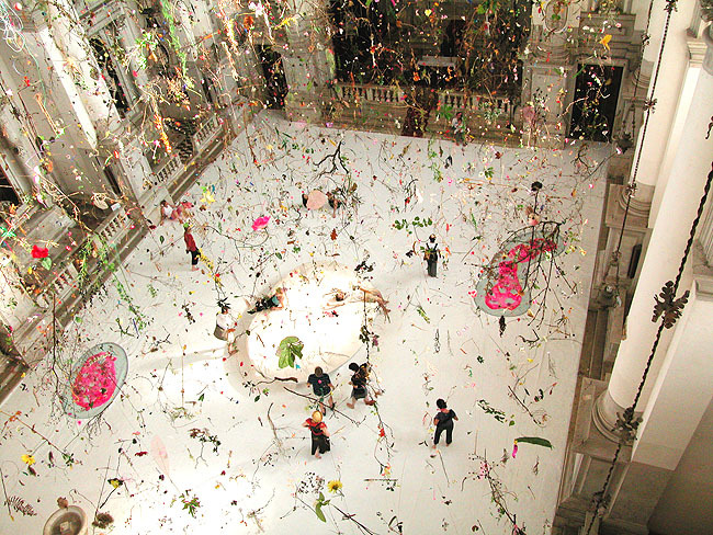 parasoli:“falling garden” by gerda steiner and jorg lenzlinger for 50th venice