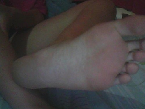 wtfeet:  Some photos that a girl sent me, perfect!