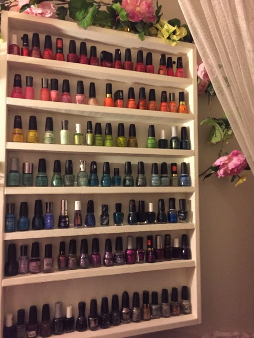 scumbaglifter:
“winterlifts:
“My nail polish rack! I built it myself.
This is just my display. I have 300+ nail polishes mostly in boxes lol.
”
starting my essie collection asap
”