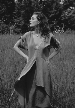 phobetonkin:  Phoebe Tonkin photographed