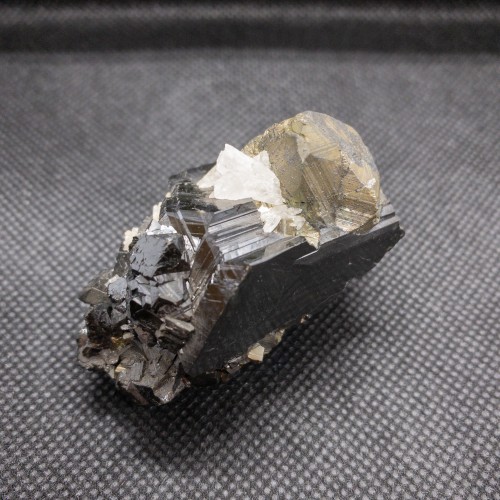 Sphalerite, Chalcopyrite, and Quartz with minor PyriteLocality: Trepča Stan Terg Mine, Trepča, Kosov